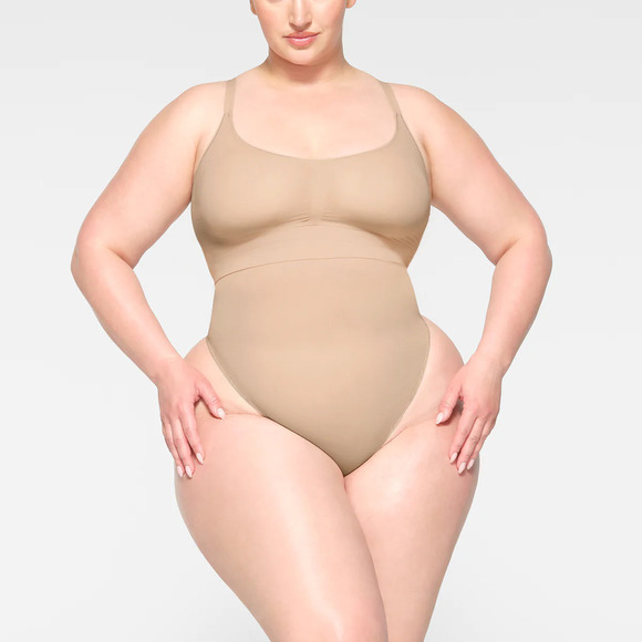 SKIMS Everyday Sculpt High Waist Thong Sand NWT Size 4X - Picture 1 of 9